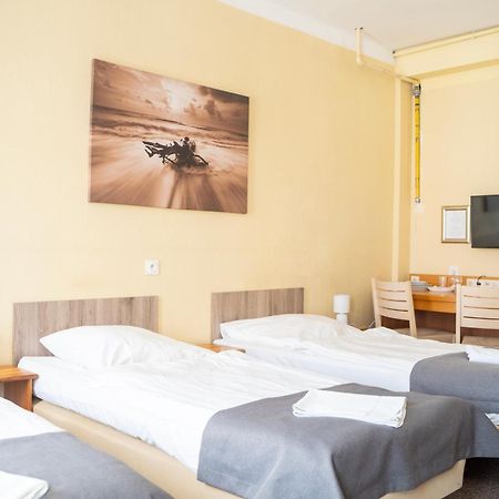 Hostel Krosnienska 12 Zielona Góra Buitenkant foto