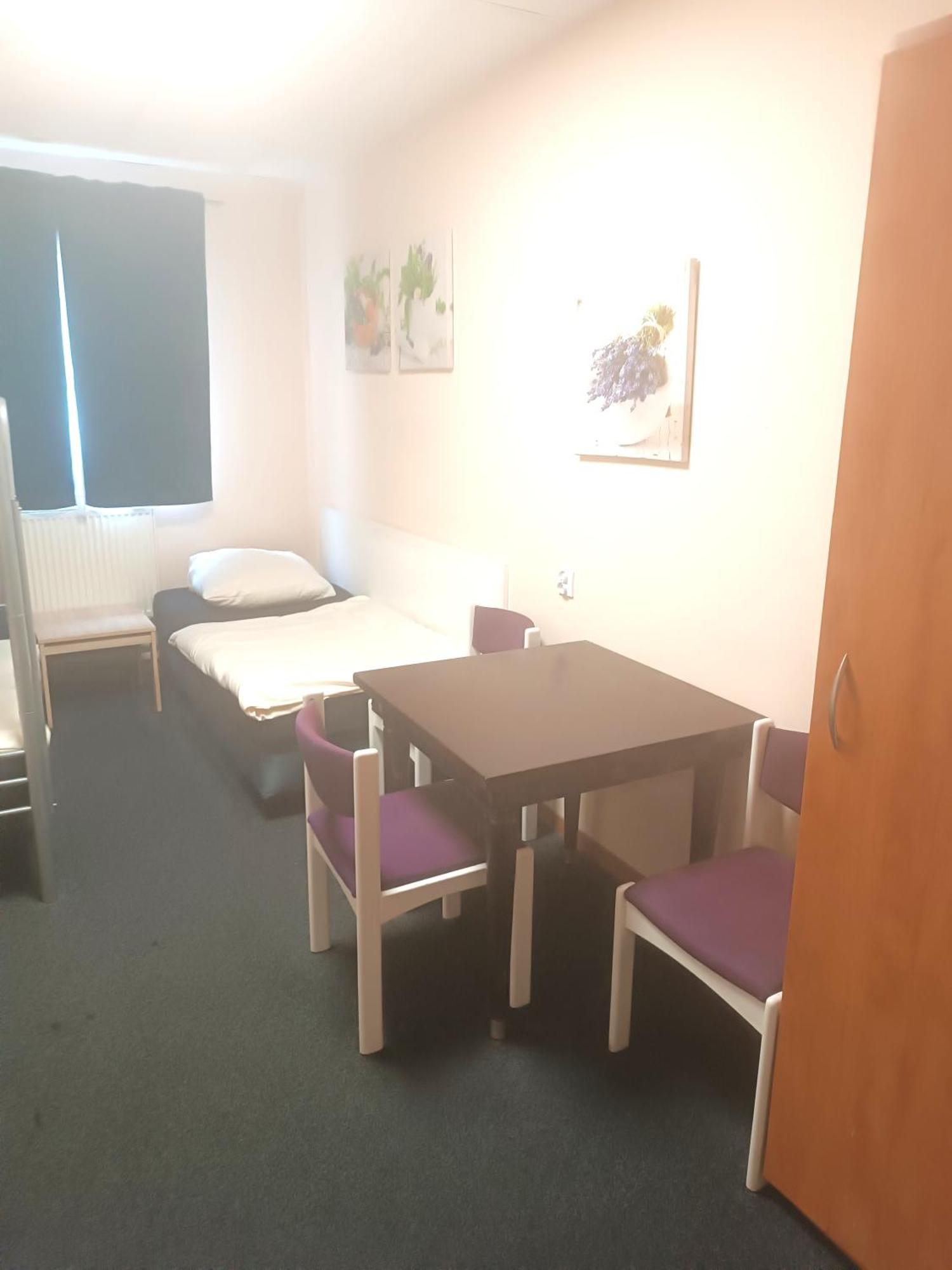 Hostel Krosnienska 12 Zielona Góra Buitenkant foto