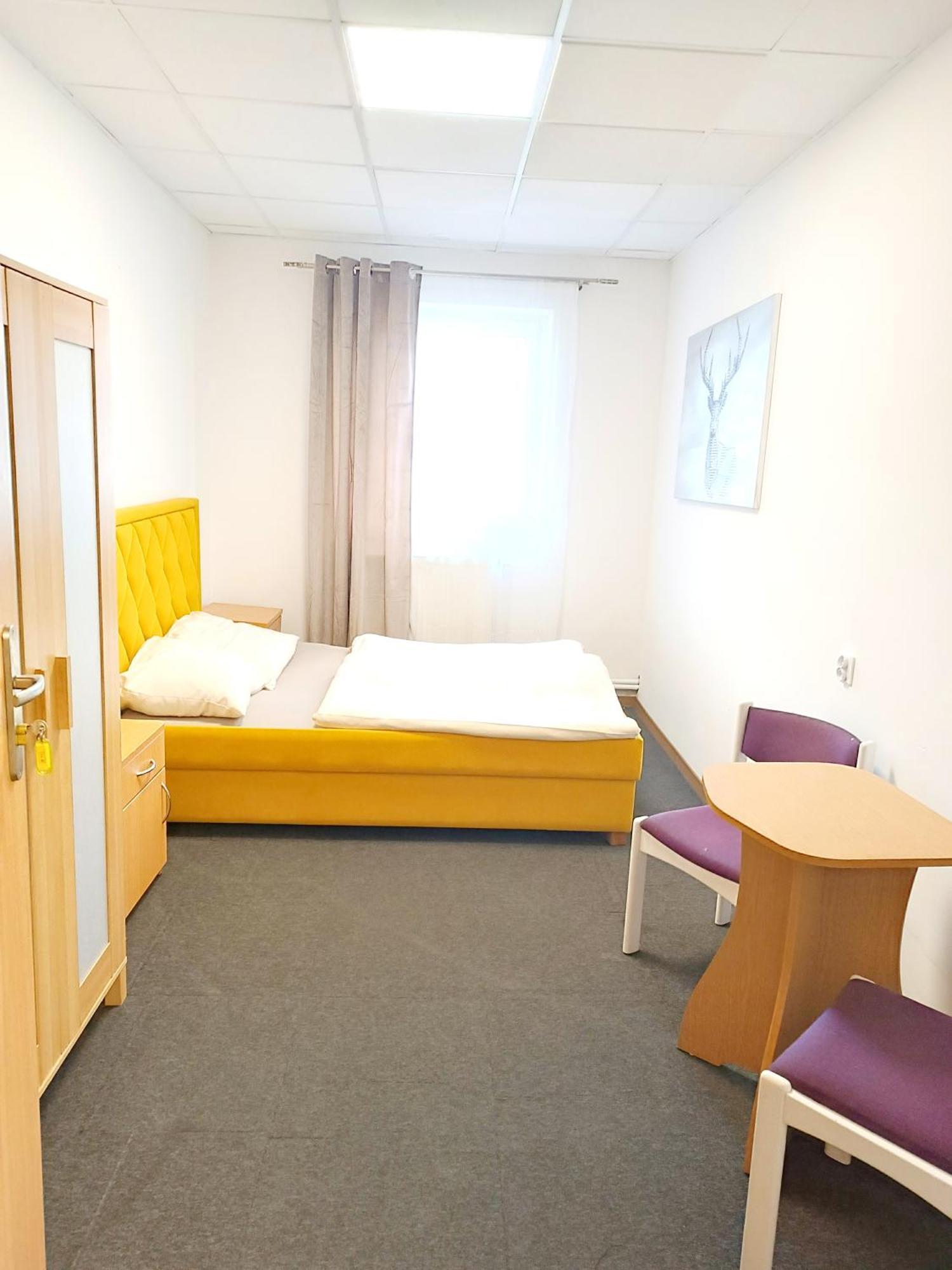 Hostel Krosnienska 12 Zielona Góra Buitenkant foto