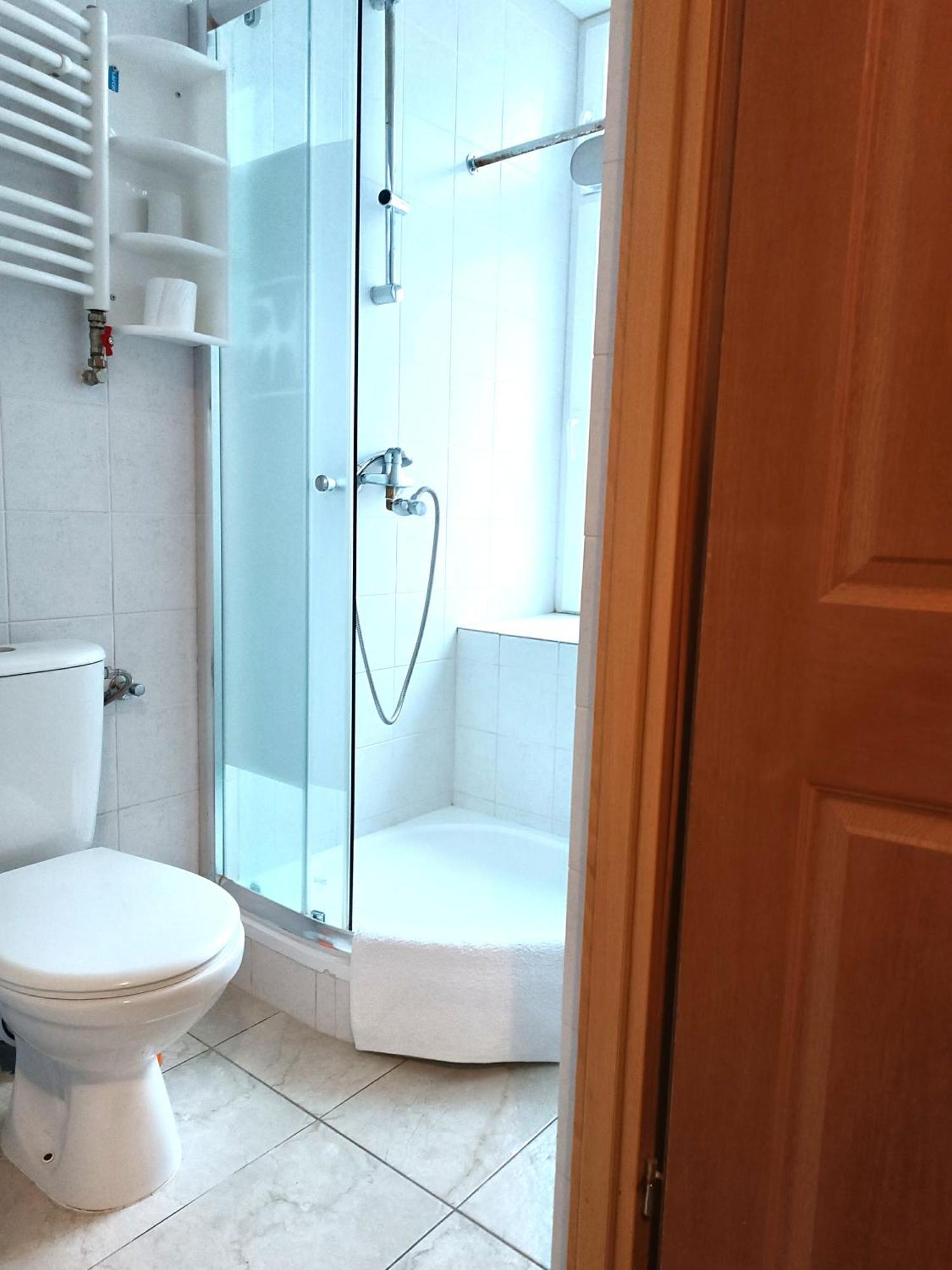 Hostel Krosnienska 12 Zielona Góra Buitenkant foto