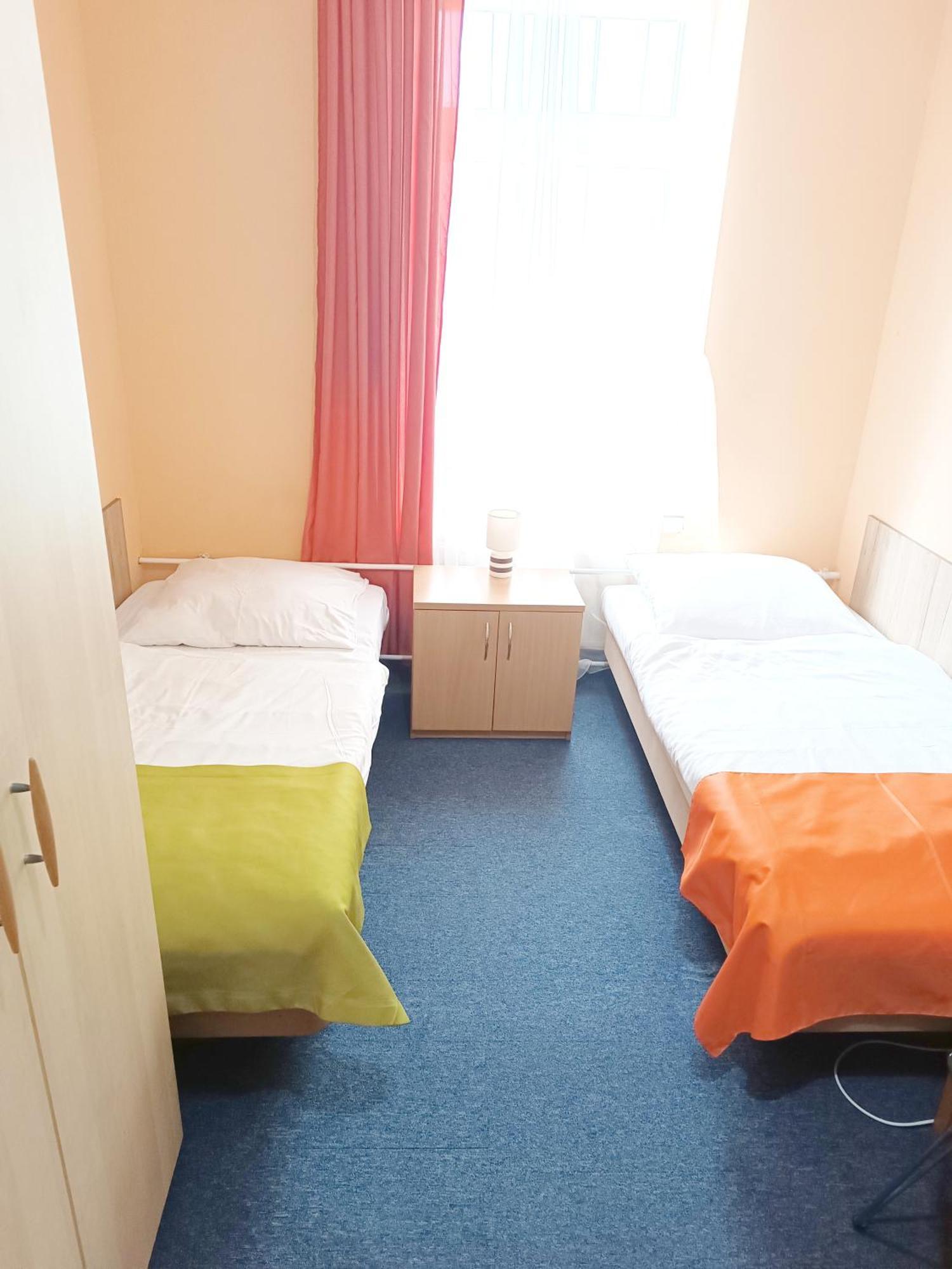 Hostel Krosnienska 12 Zielona Góra Buitenkant foto