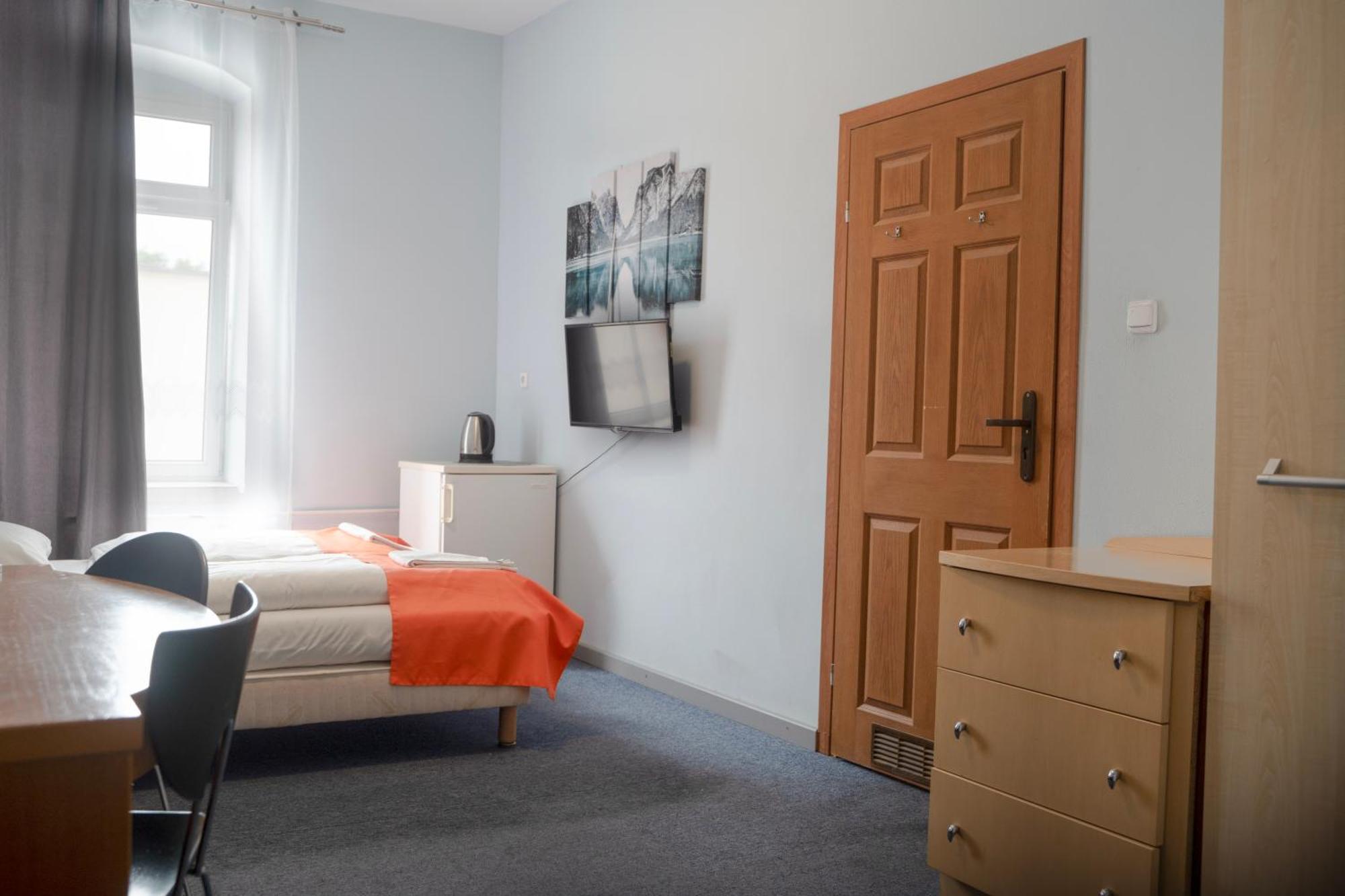 Hostel Krosnienska 12 Zielona Góra Buitenkant foto