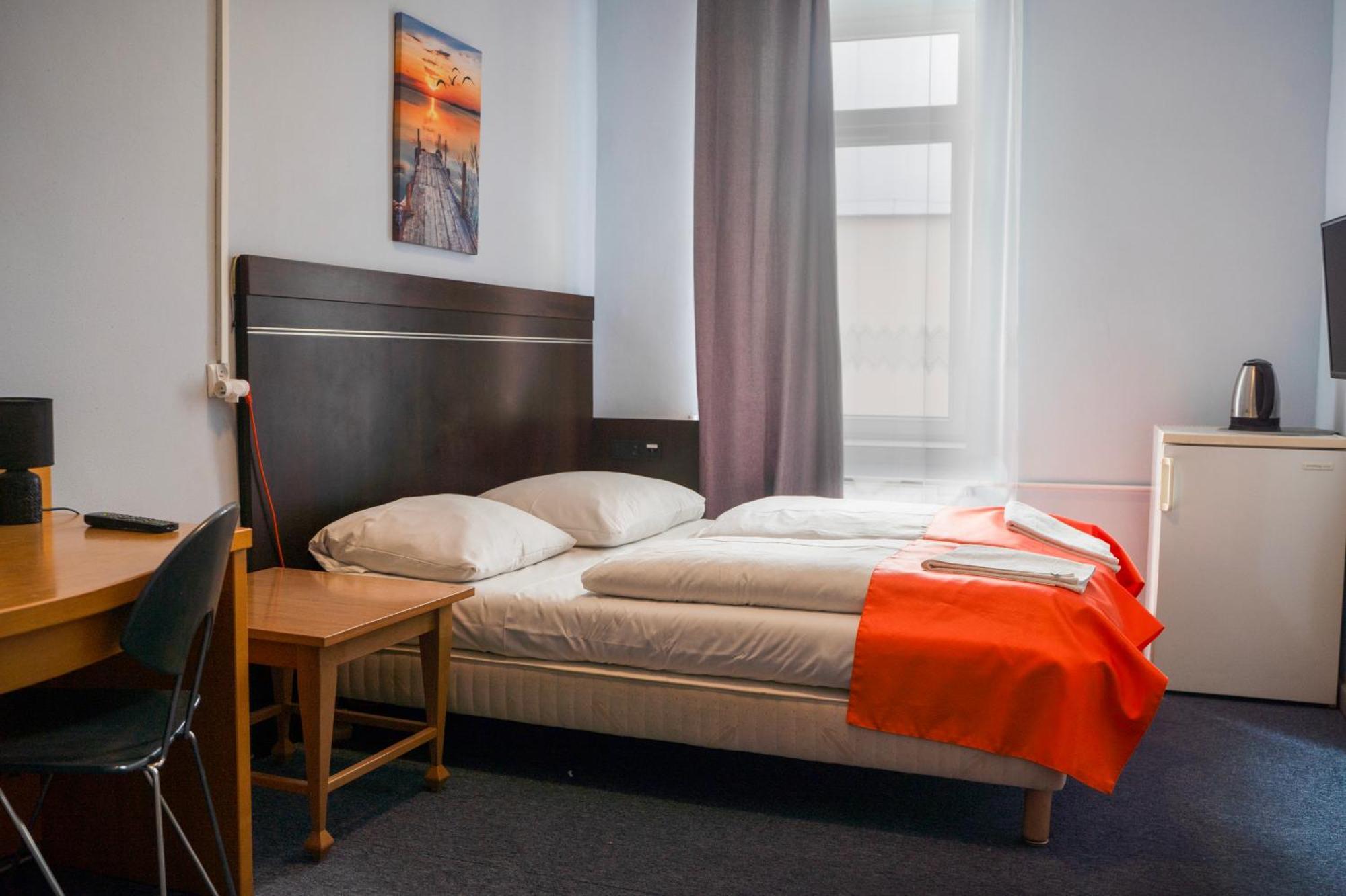 Hostel Krosnienska 12 Zielona Góra Buitenkant foto