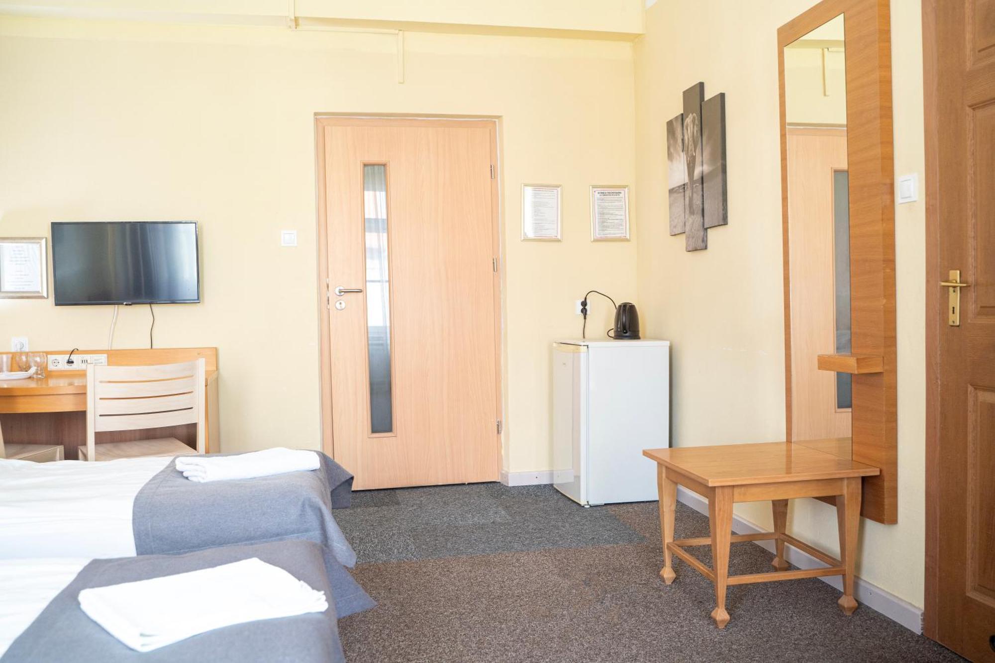 Hostel Krosnienska 12 Zielona Góra Buitenkant foto