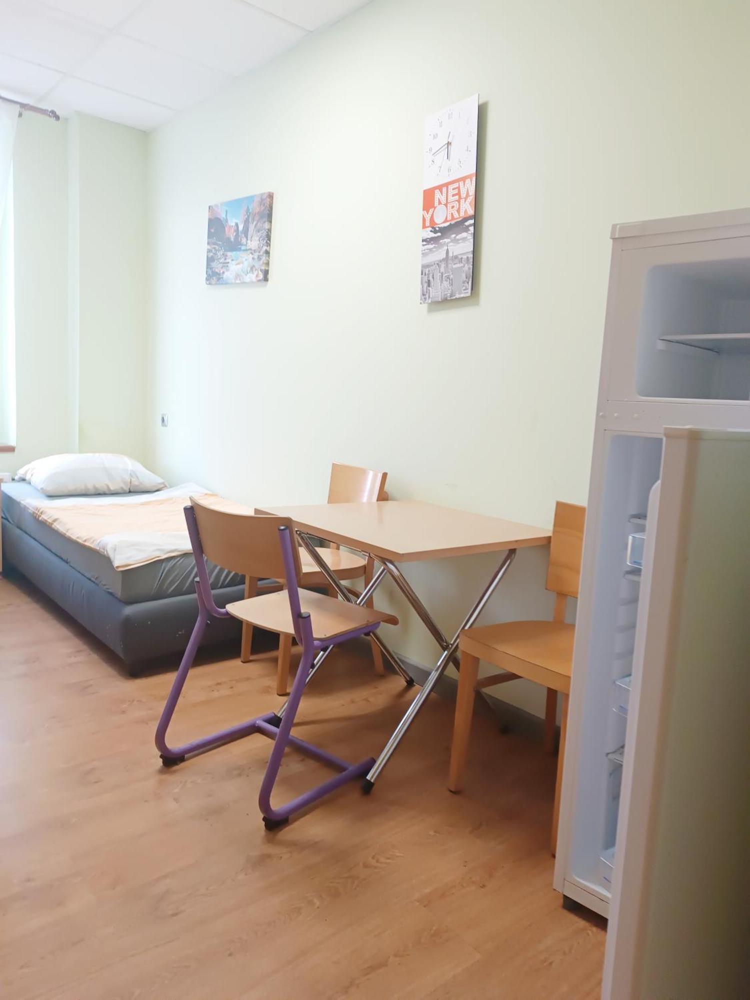Hostel Krosnienska 12 Zielona Góra Buitenkant foto