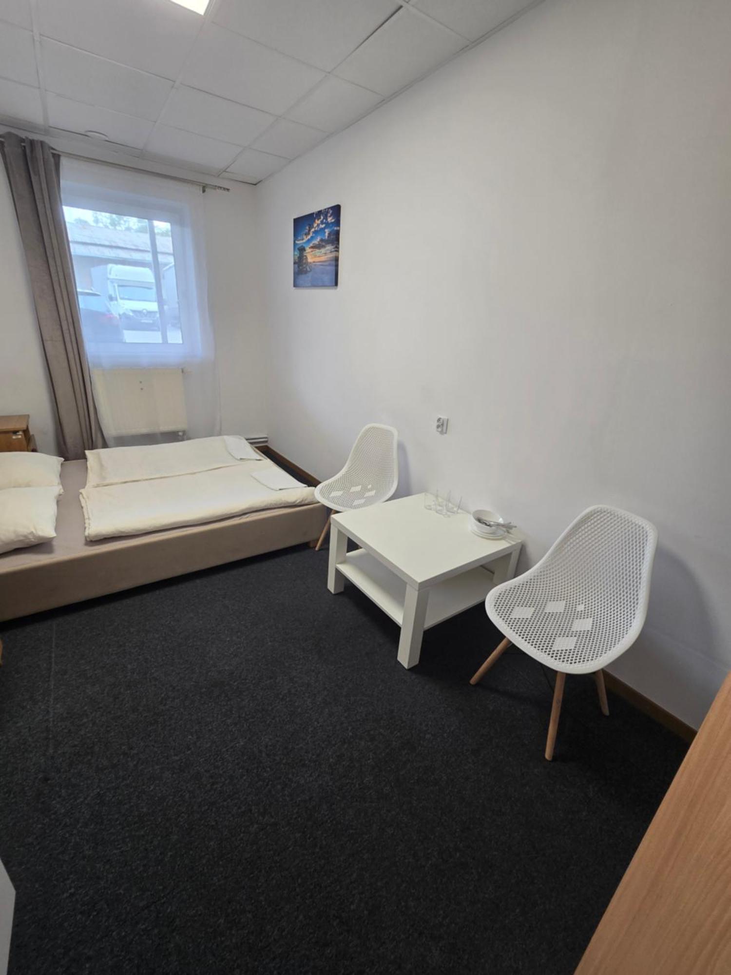 Hostel Krosnienska 12 Zielona Góra Buitenkant foto