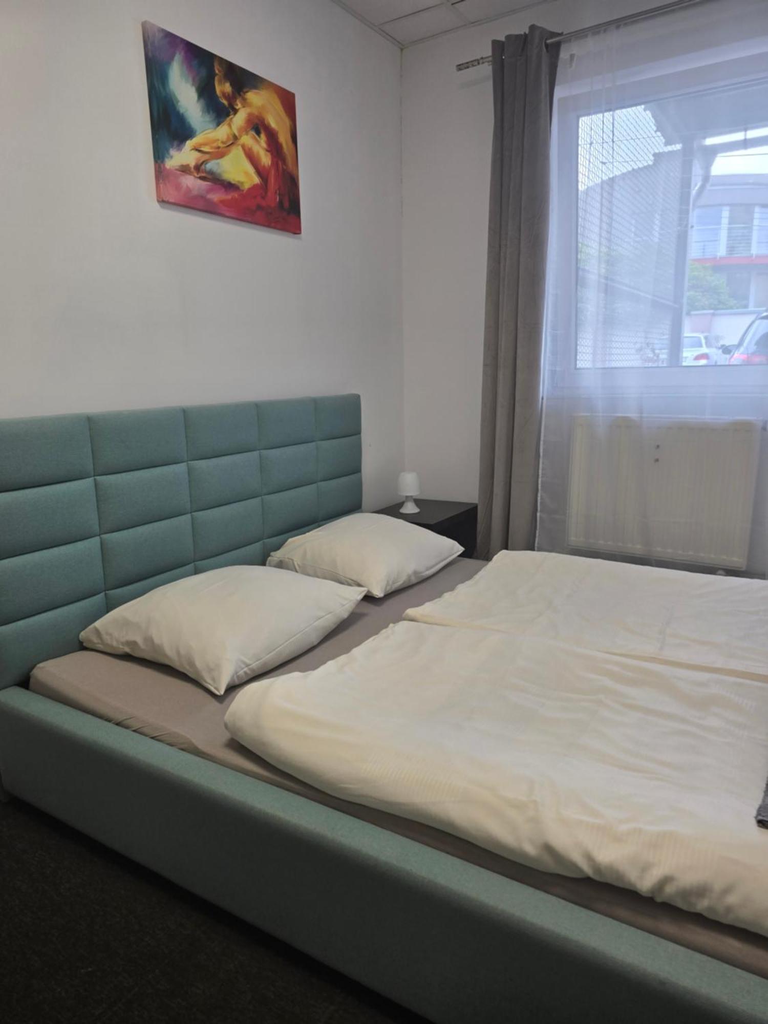 Hostel Krosnienska 12 Zielona Góra Buitenkant foto