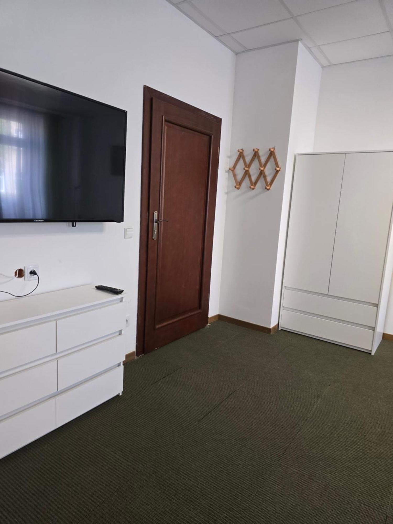 Hostel Krosnienska 12 Zielona Góra Buitenkant foto